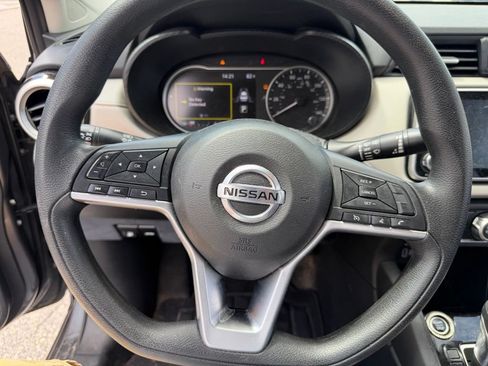 Used 2021 Nissan Versa SV FWD image 23