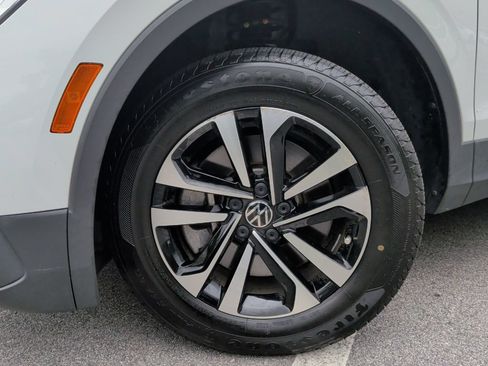 Used 2022 Volkswagen Tiguan S FWD image 5
