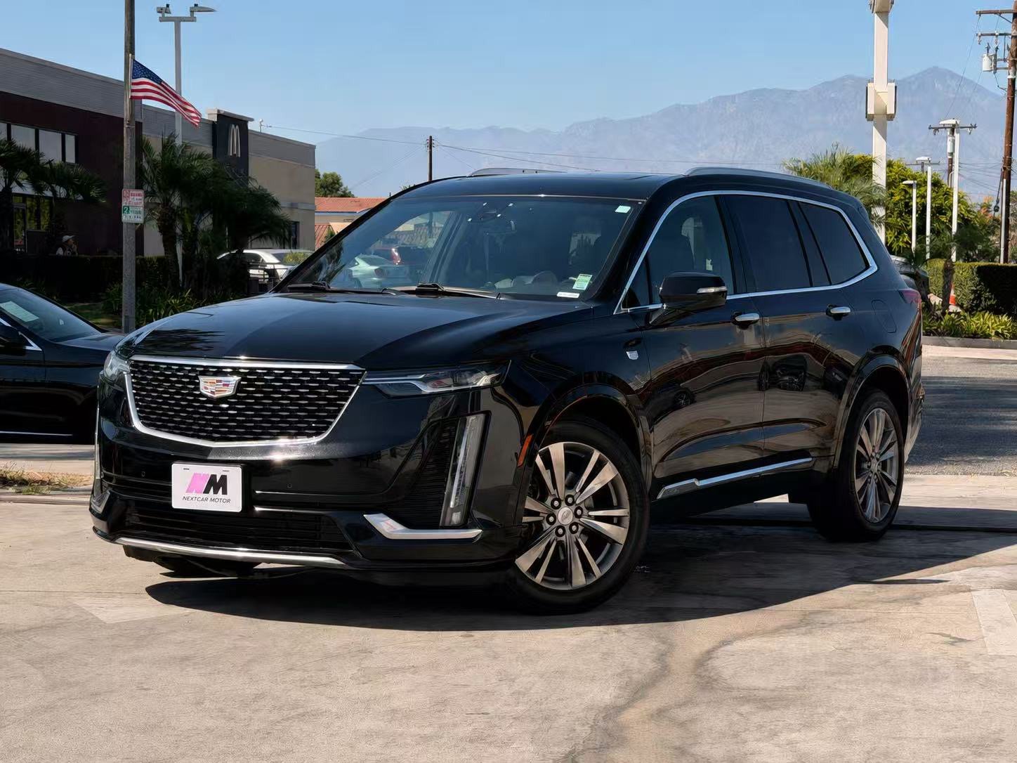 Used 2024 Cadillac XT6 Premium Luxury AWD/4WD image 2
