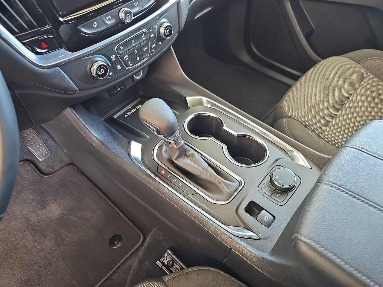 Certified 2023 Chevrolet Traverse LT FWD image 30