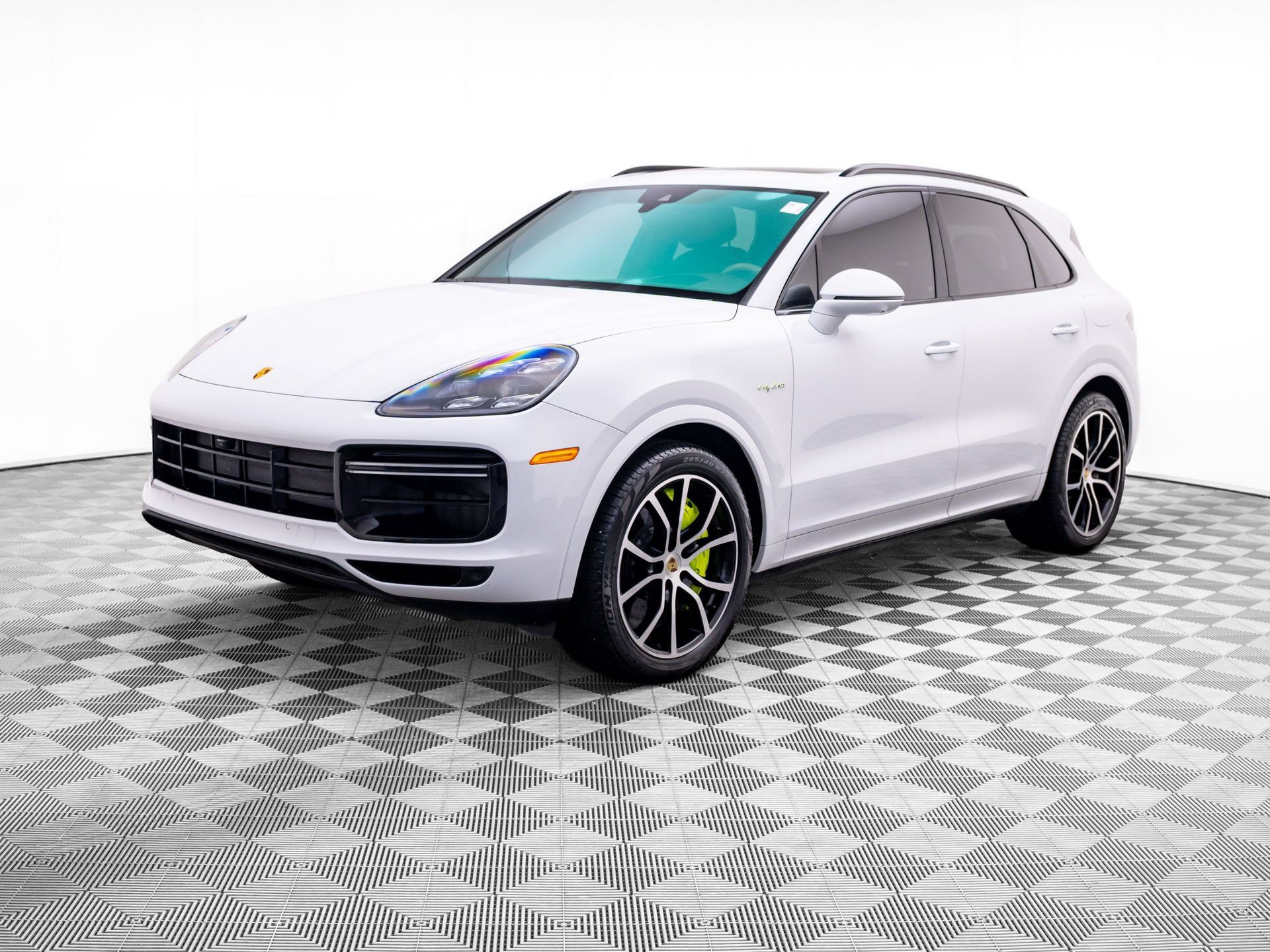 Used 2023 Porsche Cayenne Turbo S w/ Premium Package Plus AWD/4WD 360° Tour