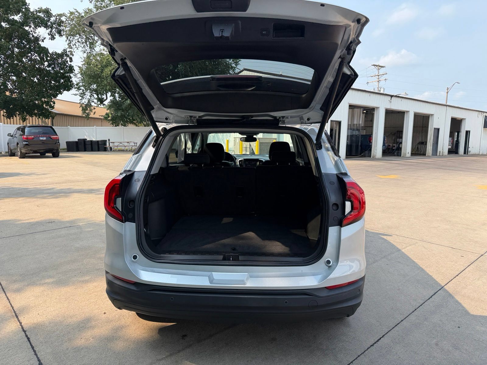 Used 2020 GMC Terrain SLE w/ Driver Convenience Package FWD image 33