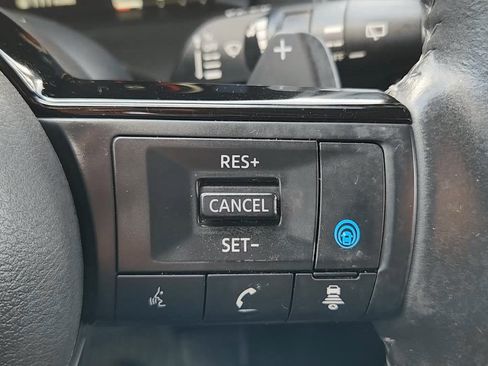 Used 2021 Nissan Rogue Platinum image 14