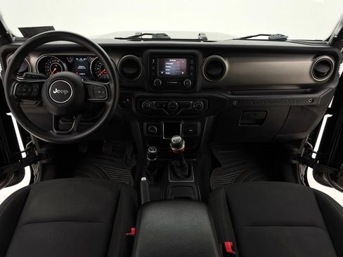 Used 2018 Jeep Wrangler Unlimited Sport image 2
