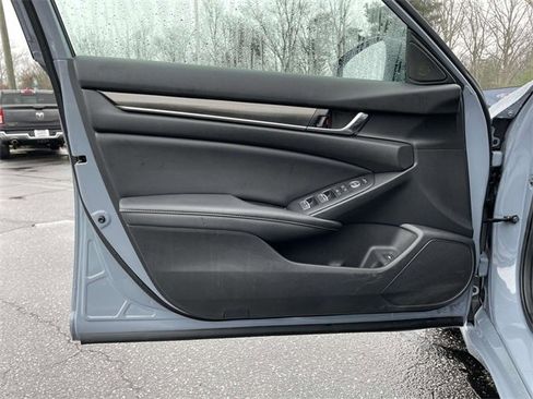 Used 2022 Honda Accord Sport image 17