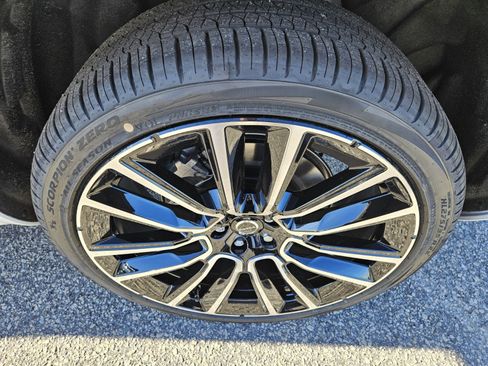 New 2026 Volvo XC90 B6 Plus w/ Protection Package Premier image 11