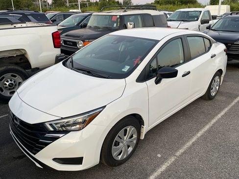 Used 2025 Nissan Versa S w/ Trunk Package FWD image 2