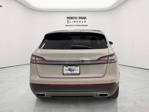 Used 2021 Lincoln Nautilus Reserve AWD/4WD image 4