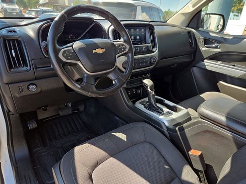 Used 2022 Chevrolet Colorado LT w/ Fleet Safety Package image 9