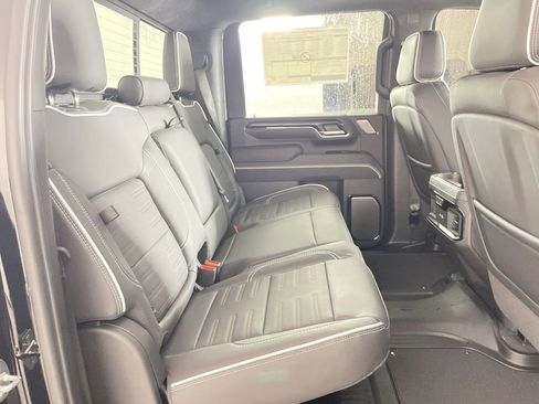 Used 2024 GMC Sierra 2500 AT4X image 28