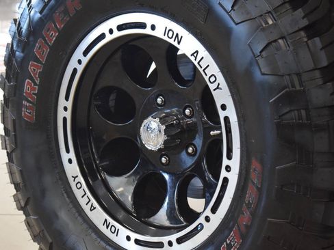 Used 2014 Jeep Wrangler Unlimited Sport w/ Quick Order Package 24S AWD/4WD image 39