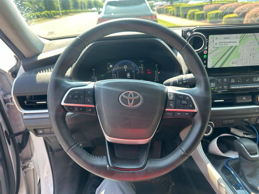 Used 2026 Toyota Grand Highlander AWD Hybrid image 12