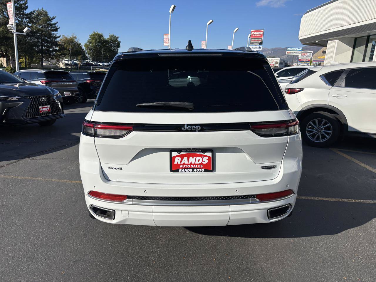 Used 2022 Jeep Grand Cherokee Summit w/ MOPAR Finishing Package AWD/4WD image 15