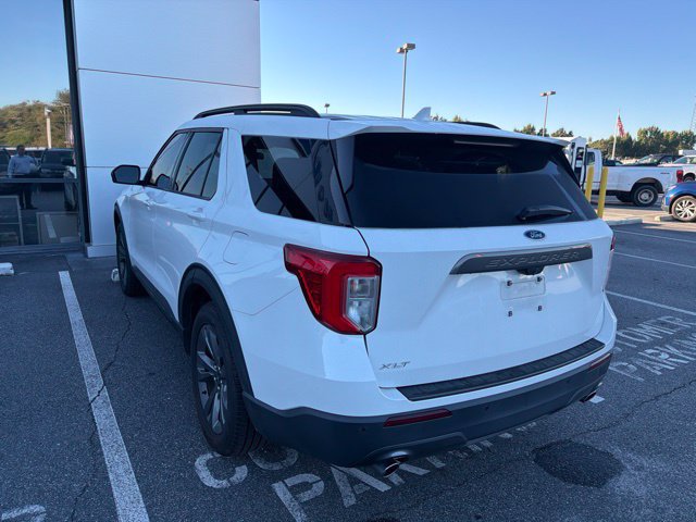 Used 2021 Ford Explorer XLT w/ Equipment Group 202A RWD image 3