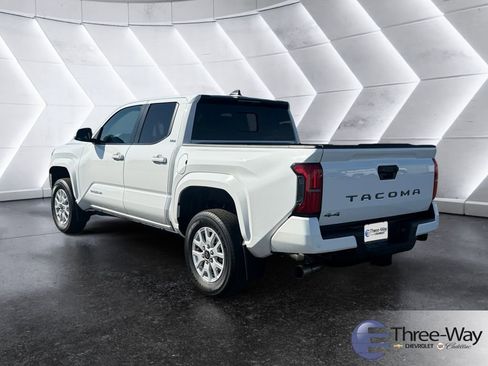 Used 2024 Toyota Tacoma SR5 image 3