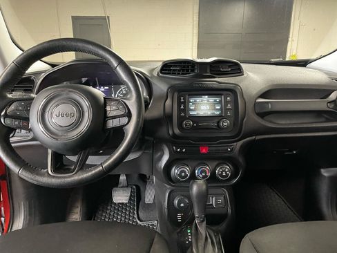 Used 2017 Jeep Renegade Altitude AWD/4WD image 12