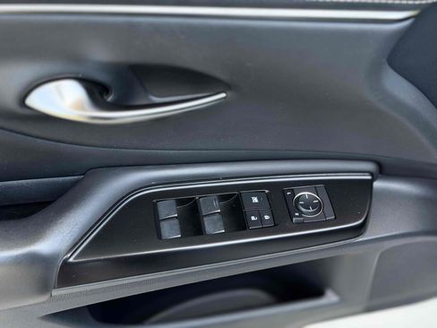 Used 2019 Lexus ES 300h w/ Accessory Package 2 FWD image 16