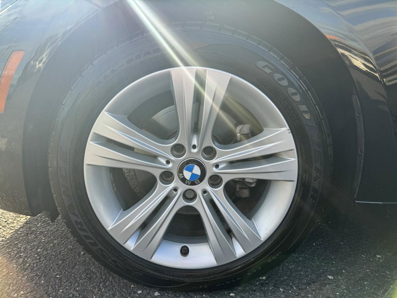 Used 2017 BMW 330i xDrive Sedan AWD/4WD image 21