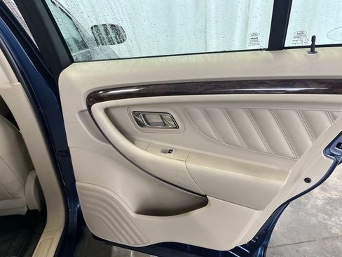 Used 2017 Ford Taurus Limited image 24