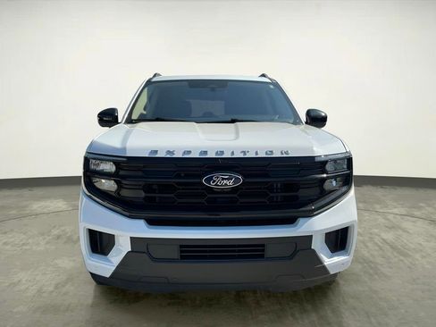 Certified 2025 Ford Expedition Active AWD/4WD image 14