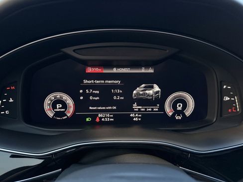 Used 2019 Audi Q8 Prestige image 9