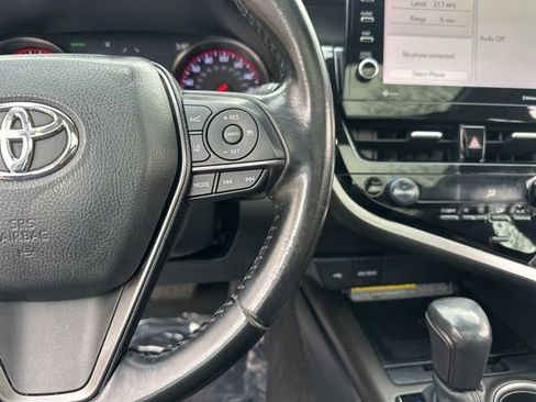 Used 2021 Toyota Camry XSE FWD image 17