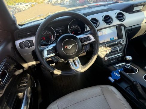 Used 2017 Ford Mustang GT Premium RWD image 5