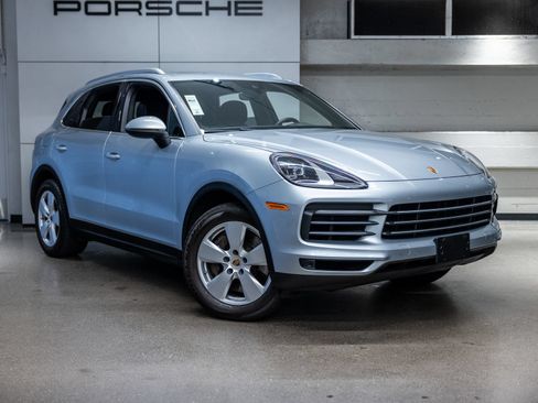 Certified 2023 Porsche Cayenne w/ Premium Package AWD/4WD image 10