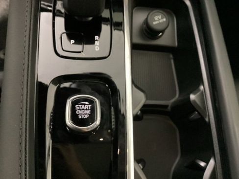 New 2025 Volvo XC90 T8 Plus w/ Protection Package Premier image 28