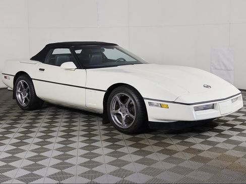 Used 1986 Chevrolet Corvette Convertible image 31