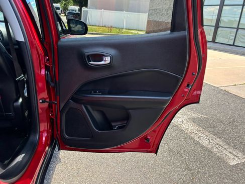 Used 2018 Jeep Compass Trailhawk w/ Navigation Group AWD/4WD image 15