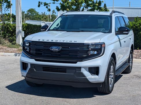 New 2026 Ford Expedition Active RWD image 8