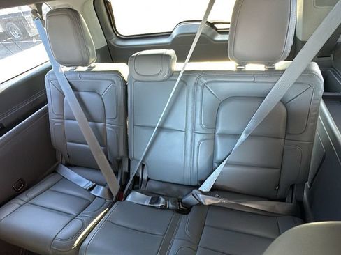 Used 2021 Lincoln Navigator L Reserve w/ Luxury Package AWD/4WD image 24