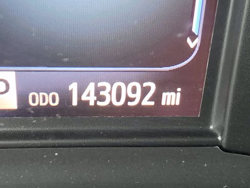 Used 2020 Toyota Sienna XLE Premium FWD image 25