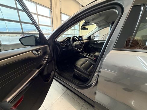 Used 2022 Ford Escape SEL image 5