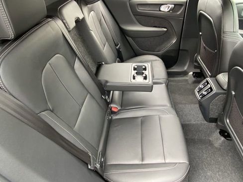 Certified 2025 Volvo XC40 B5 Core image 14