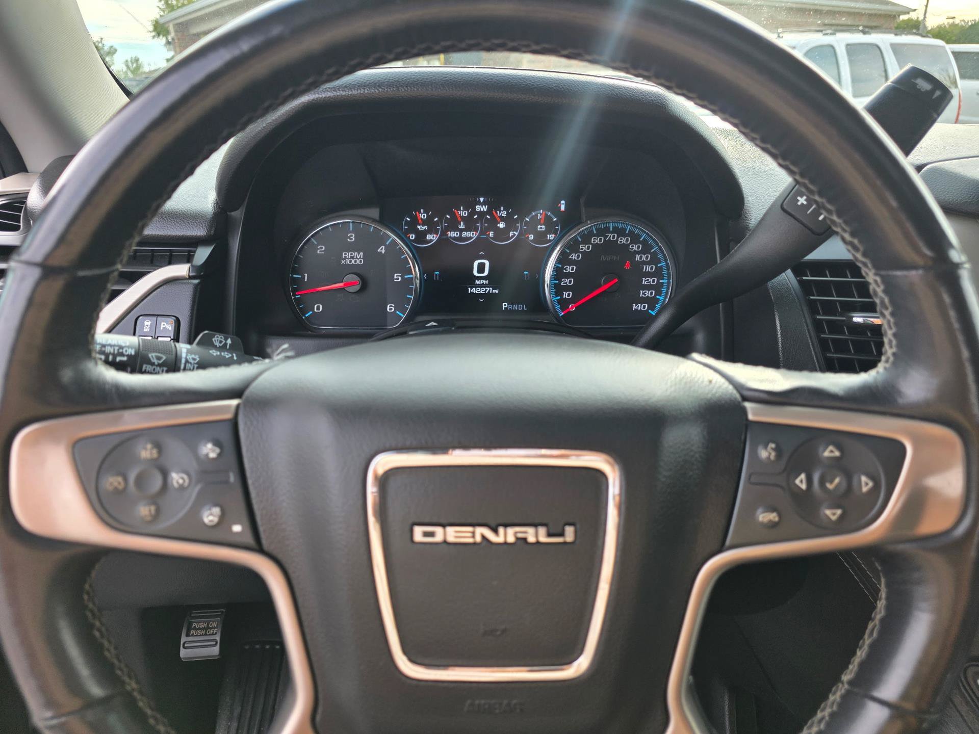Used 2019 GMC Yukon Denali w/ Denali Ultimate Package AWD/4WD image 15