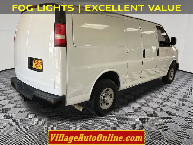 Used 2017 Chevrolet Express 2500 RWD image 4