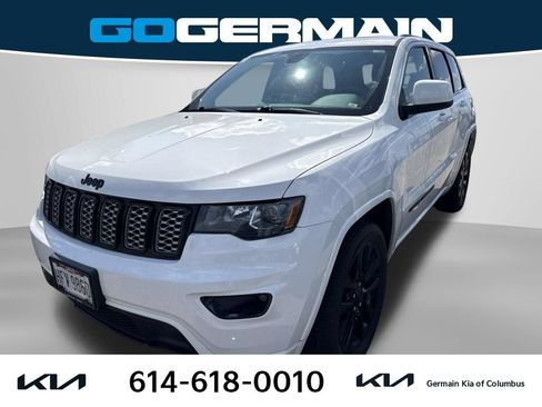 Used 2017 Jeep Grand Cherokee Altitude AWD/4WD image 1