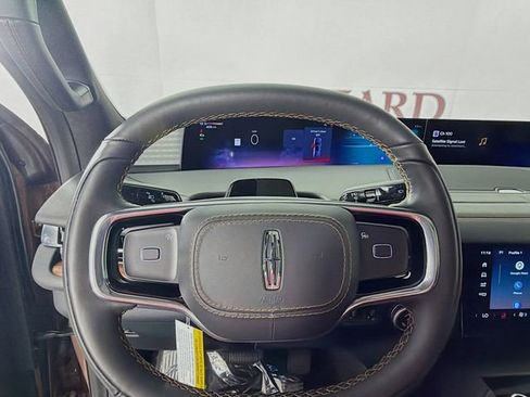 New 2026 Lincoln Navigator Black Label AWD/4WD image 12