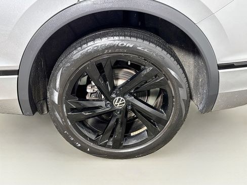 Used 2023 Volkswagen Tiguan SE R-Line FWD image 26
