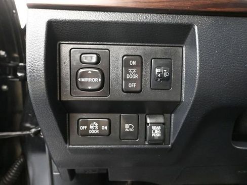 Used 2020 Toyota Tundra Limited AWD/4WD image 28