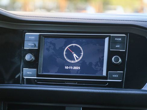 Used 2021 Volkswagen Jetta R-Line image 17