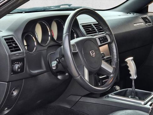 Used 2010 Dodge Challenger R/T RWD image 10