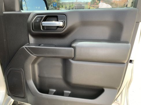 Used 2021 Chevrolet Silverado 1500 Custom image 46