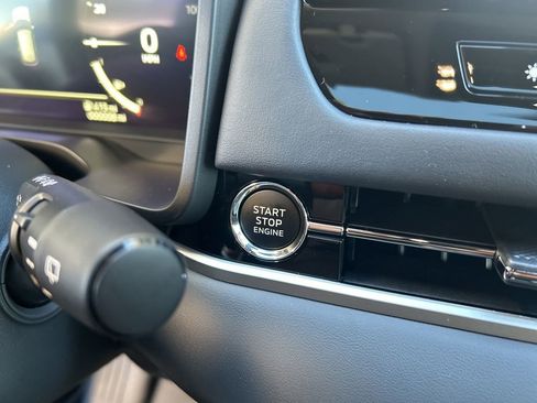 New 2026 Mitsubishi Outlander SE image 45