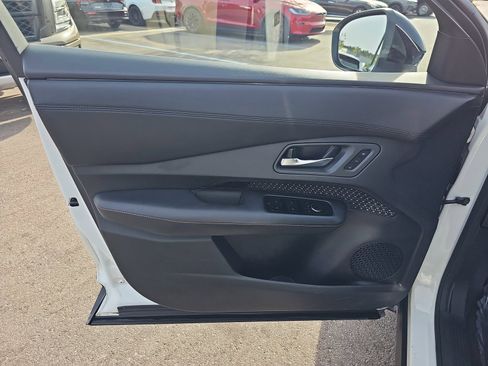 Used 2023 Nissan Ariya FWD image 27