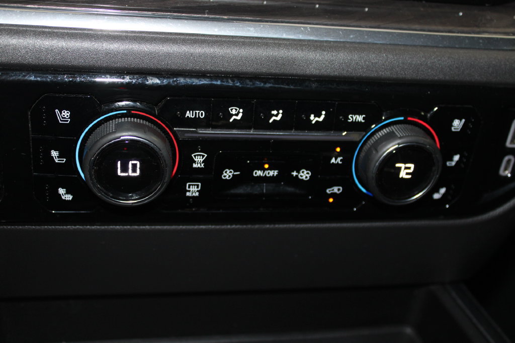Used 2023 Chevrolet Silverado 1500 LTZ AWD/4WD image 47