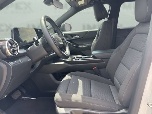 Used 2026 Chevrolet Equinox LT FWD image 15