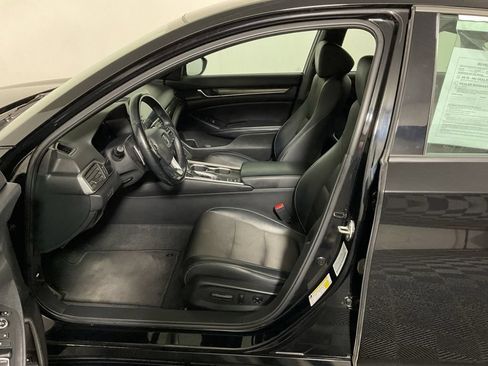 Used 2018 Honda Accord Sport image 19